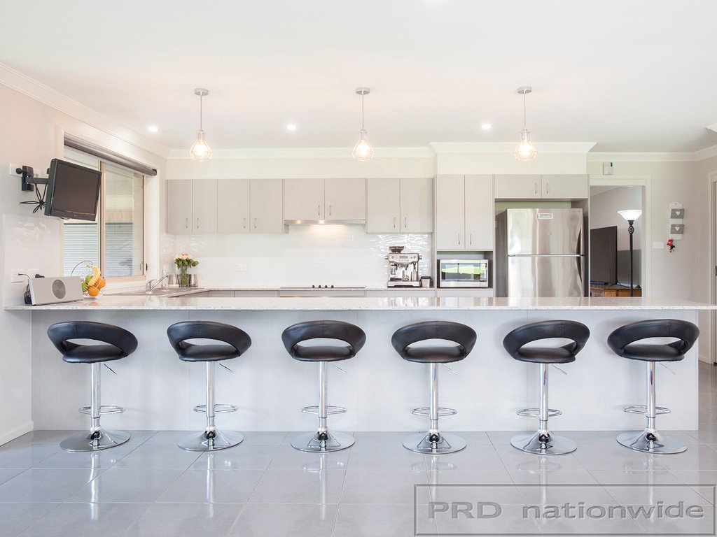 5 Woodlands Drive WESTON 13