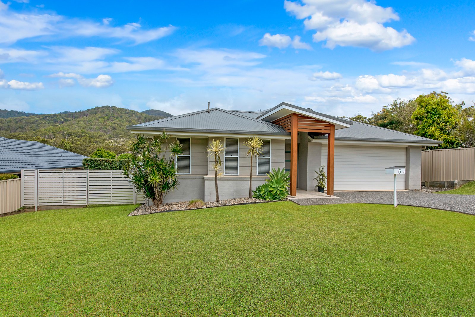 5 Wren Close KEW 15