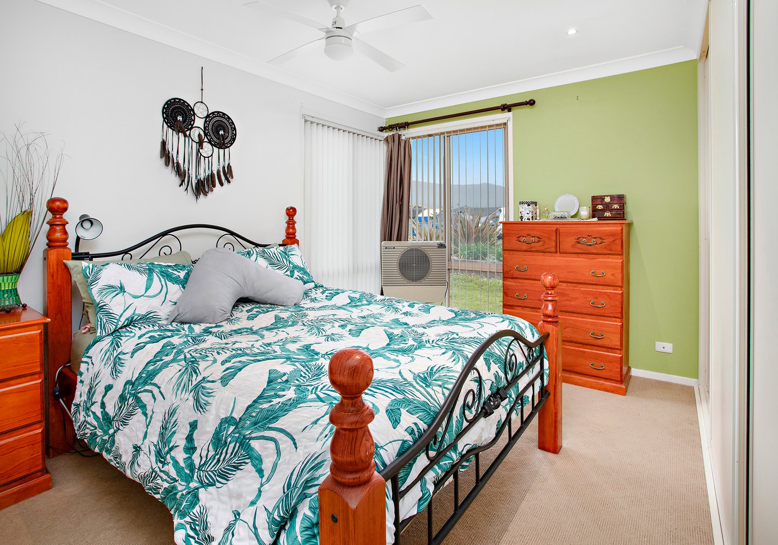 5 Yeldah Drive HORSLEY 2