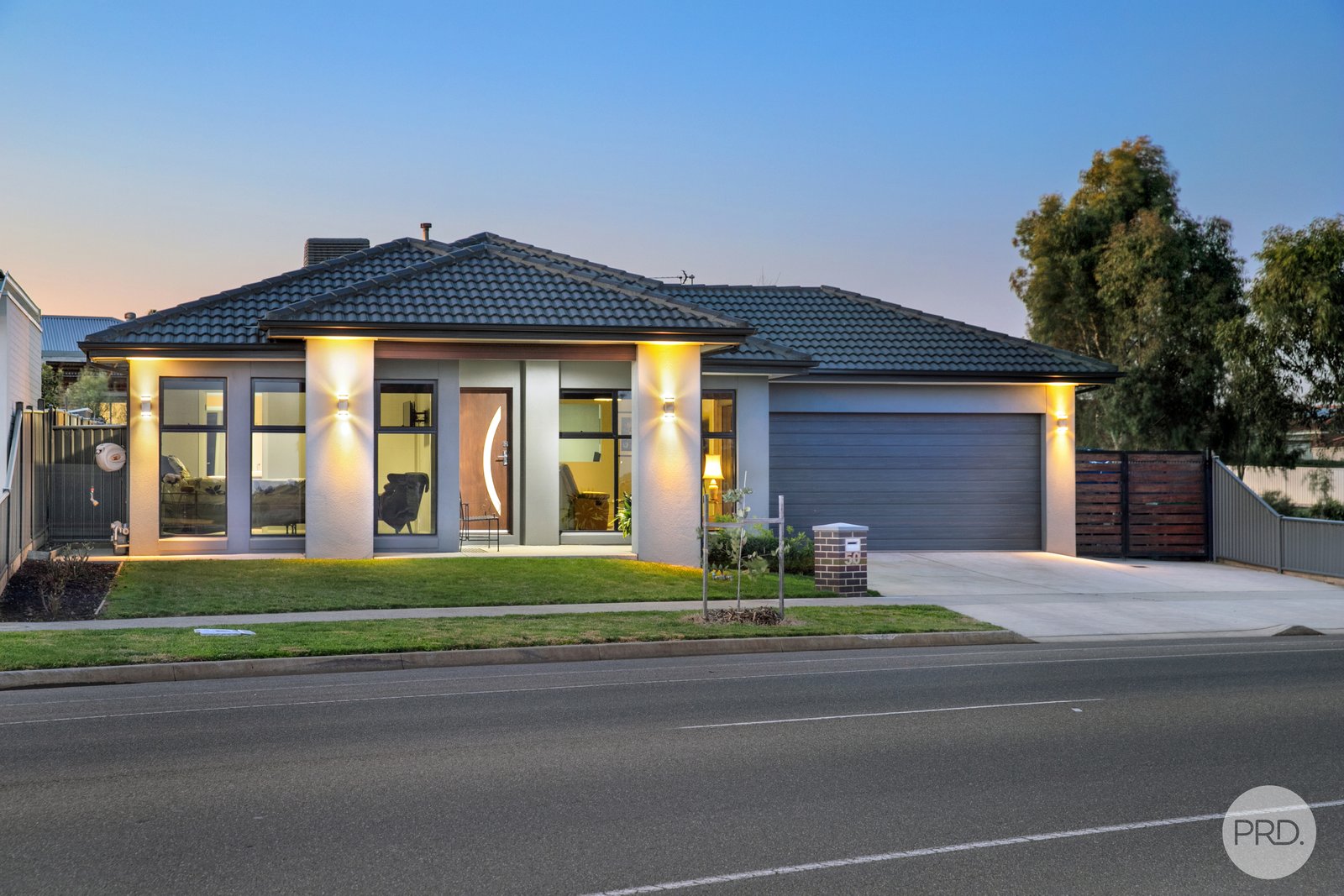 50 Ascot Gardens Drive DELACOMBE 2