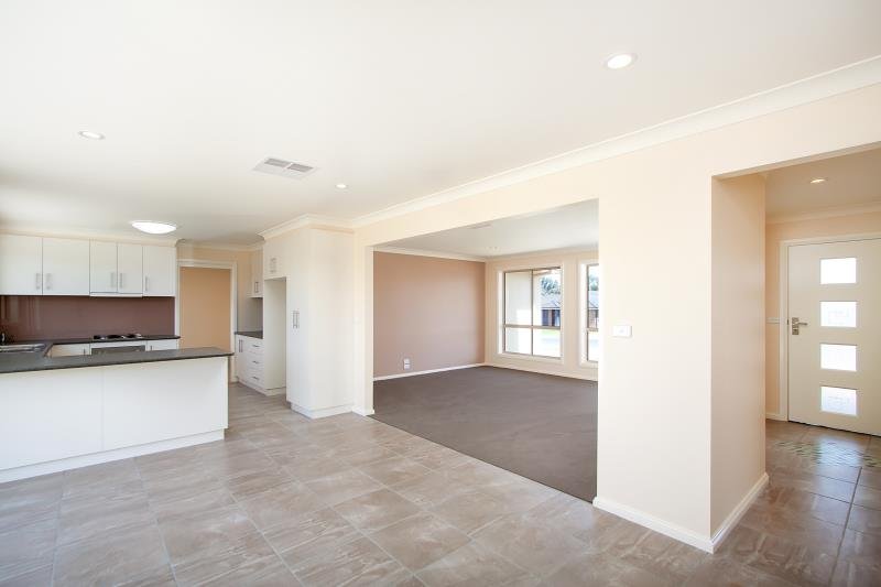 50 Barrima Drive GLENFIELD PARK 3