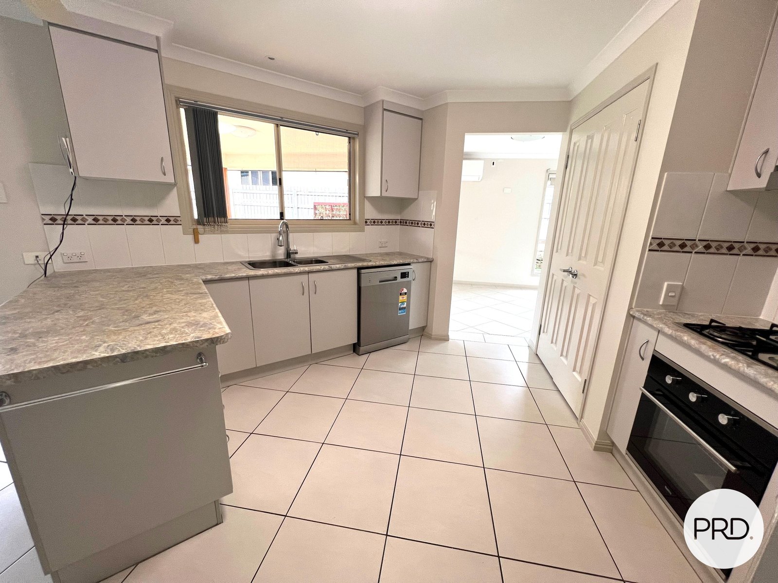 50 Bauhinia Street BOYNE ISLAND 2