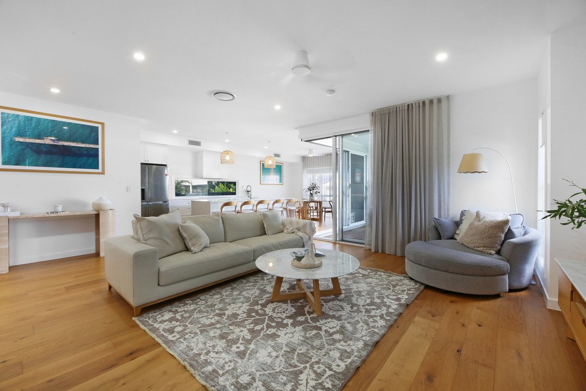 50 Bluejay Street BURLEIGH WATERS 10