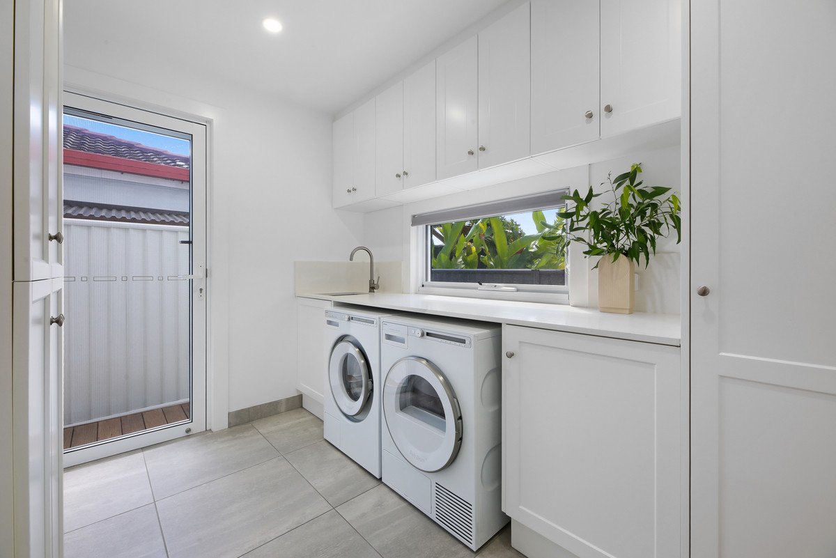 50 Bluejay Street BURLEIGH WATERS 27