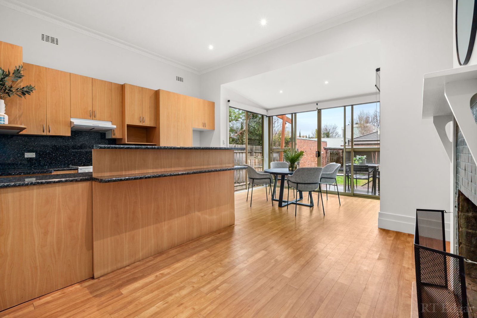 Real Estate and Property in 50 Broadway, Elwood, VIC