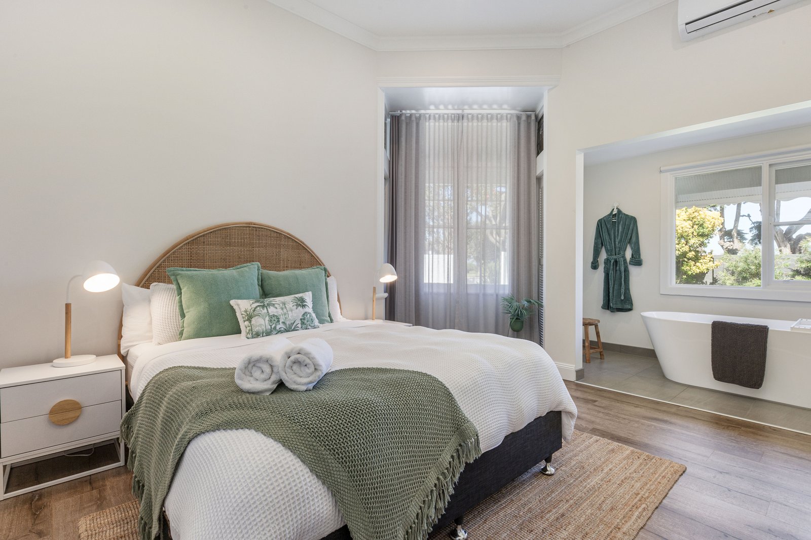 Real Estate and Property in 50 Esplanade, Brighton, VIC