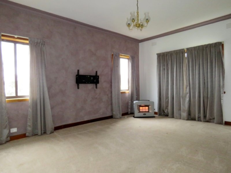 50 Henty Street CULCAIRN 2