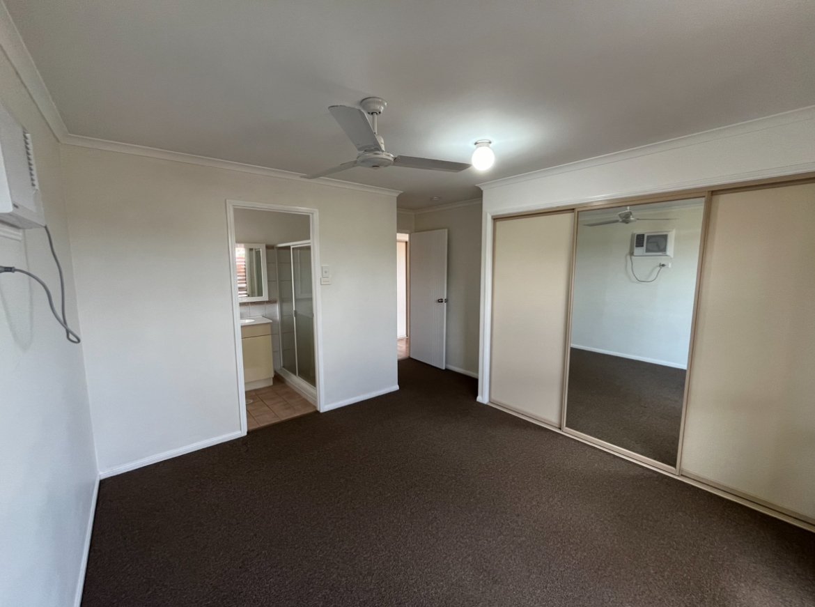 50 Katandra Street BOYNE ISLAND 8