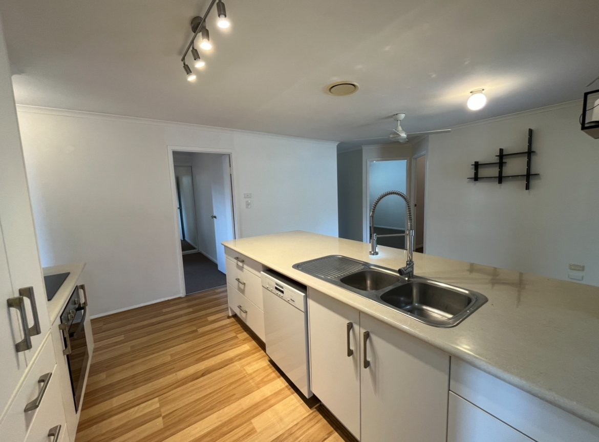 50 Katandra Street BOYNE ISLAND 4