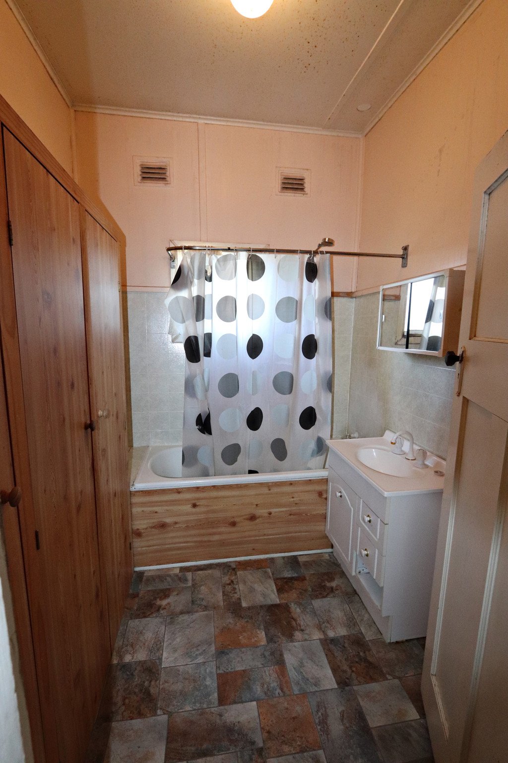 50 King Street TUMBARUMBA 4