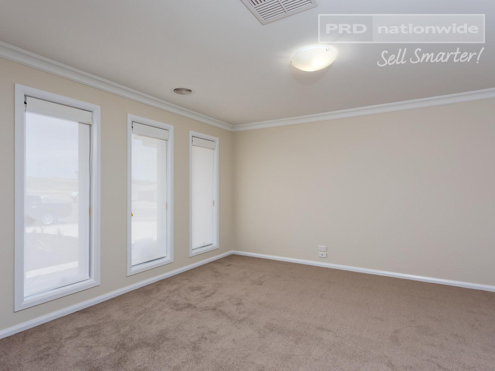 50 Lingiari Drive LLOYD 4