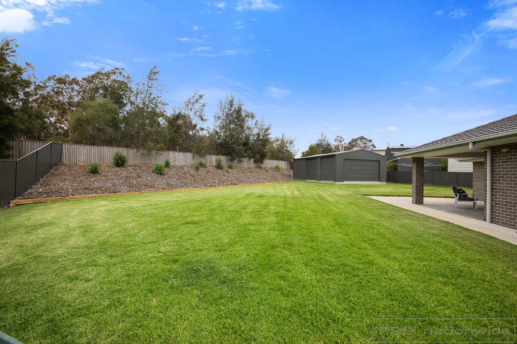 50 Mileham Circuit RUTHERFORD 22