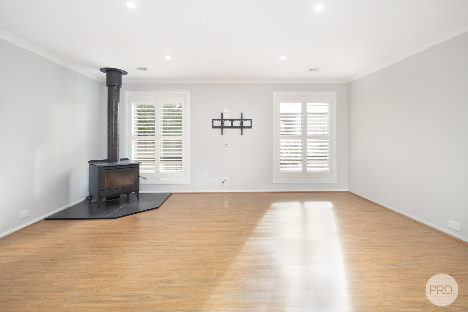 50 Normlyttle Parade MINERS REST 7