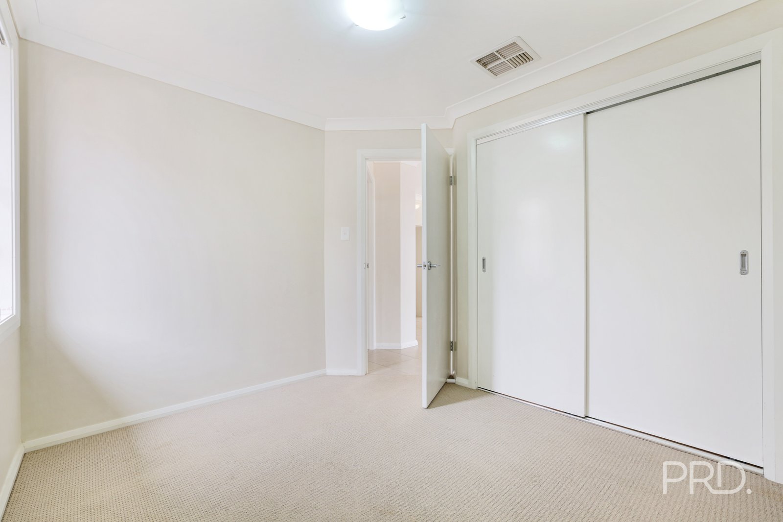 50 Riverview Street NORTH TAMWORTH 9