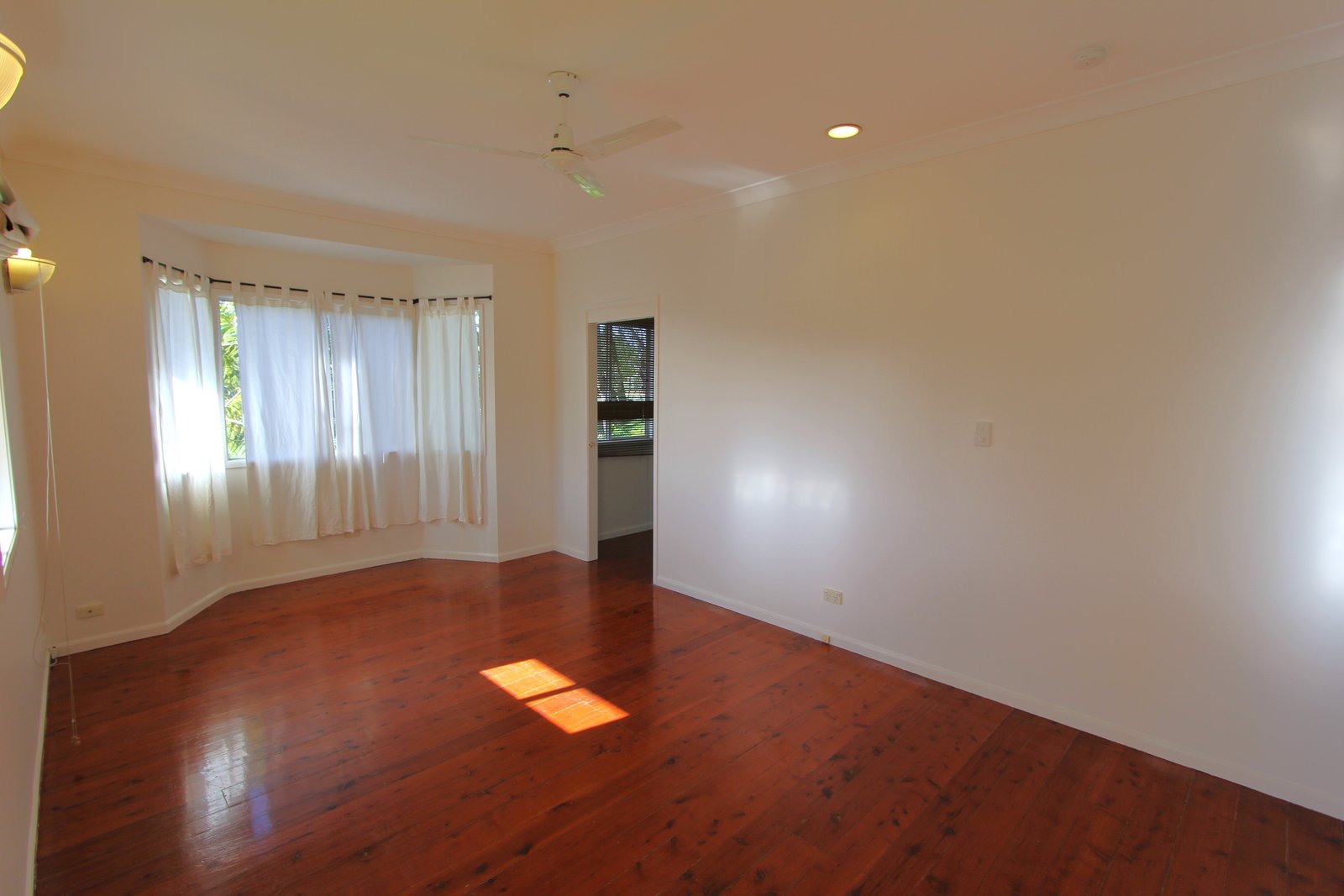 50 Robert Street LABRADOR 5