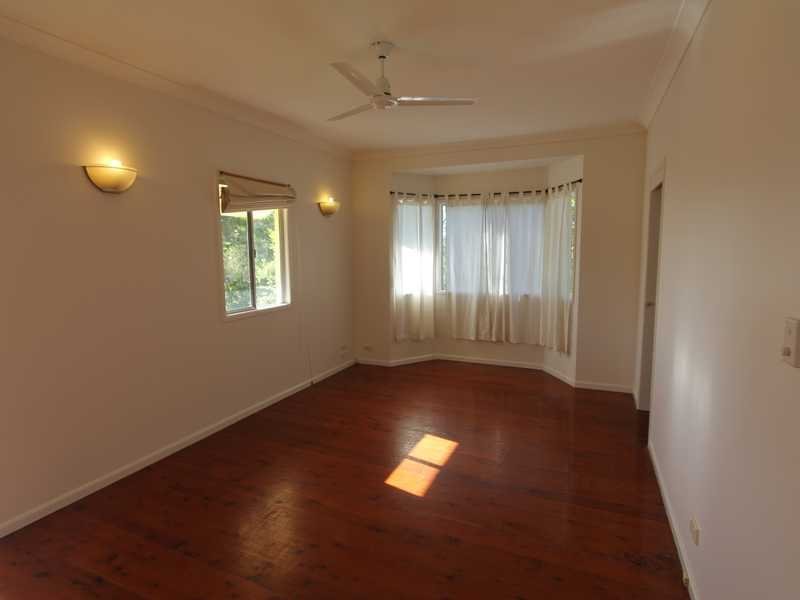 50 Robert Street LABRADOR 3