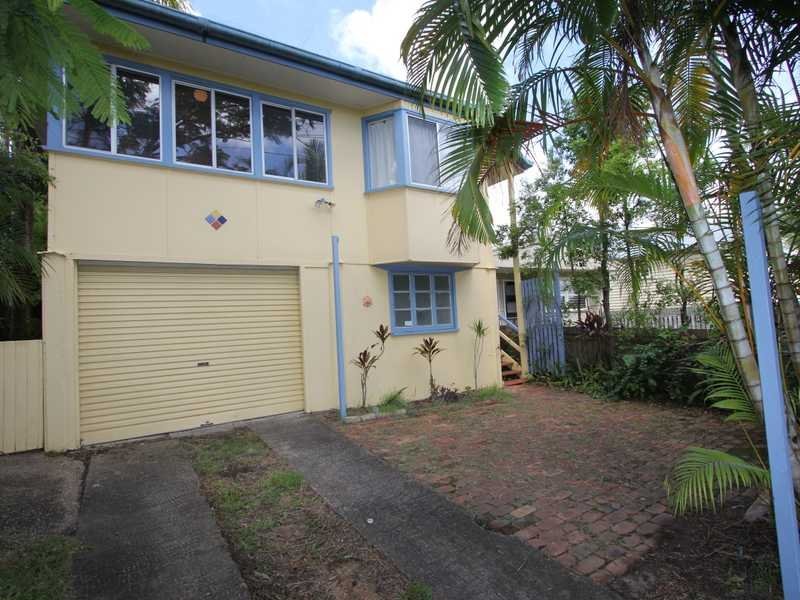 50 Robert Street LABRADOR 4