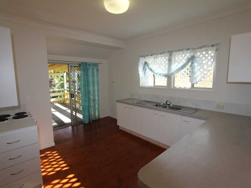 50 Robert Street LABRADOR 5