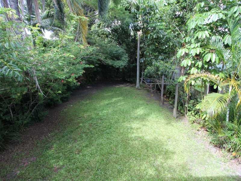 50 Robert Street LABRADOR 10