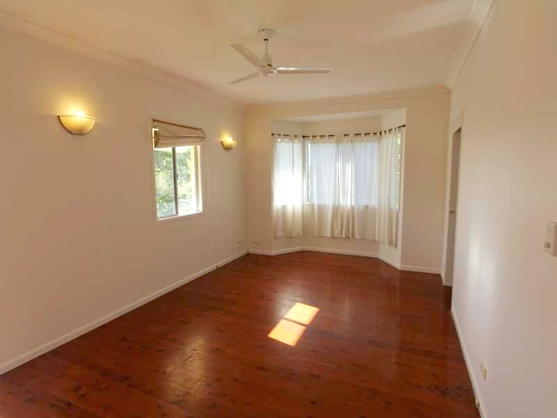 50 Robert Street LABRADOR 2