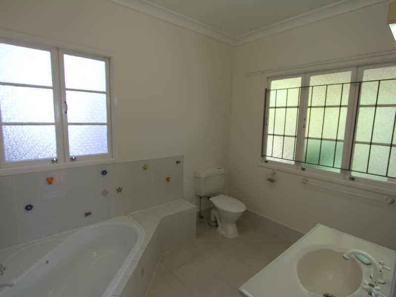 50 Robert Street LABRADOR 8