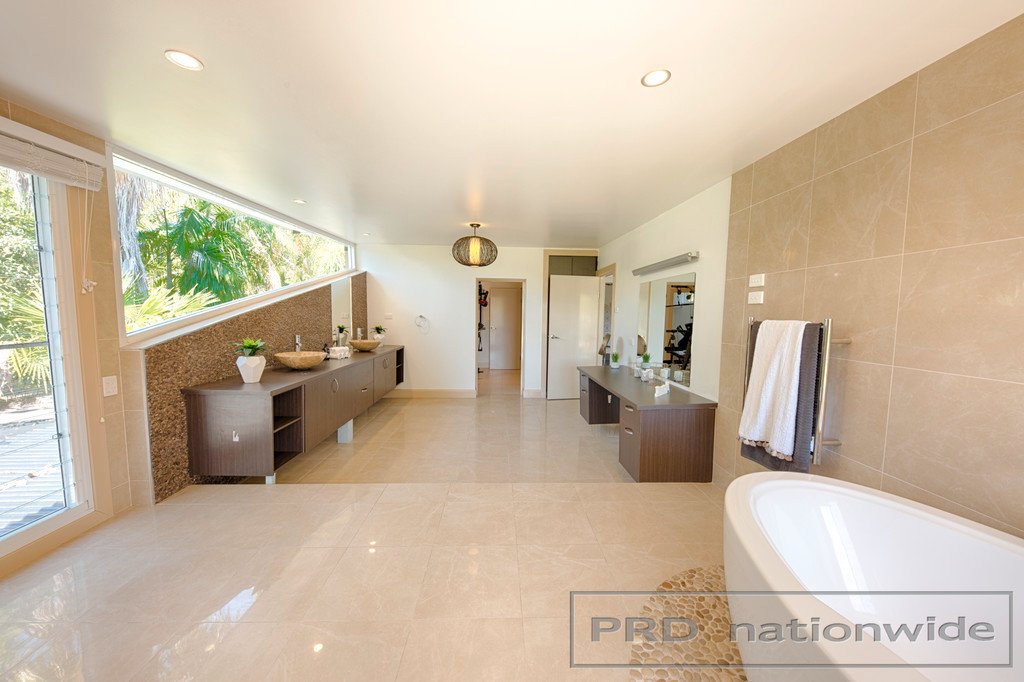 50 Russell St  CLARENCE TOWN 3