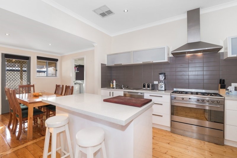 50 Somerville Street FLORA HILL 2