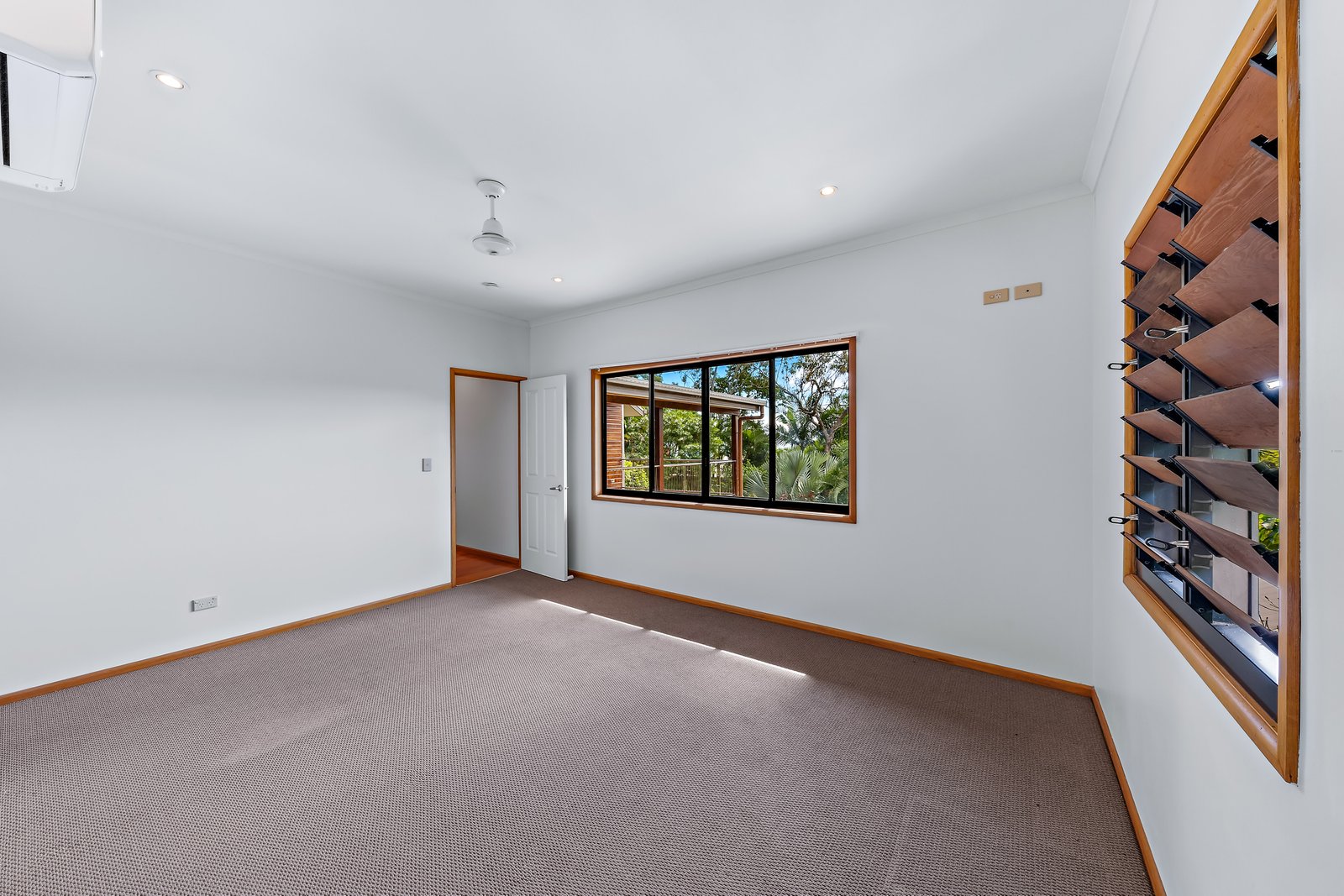 50 Tropic Road CANNONVALE 13