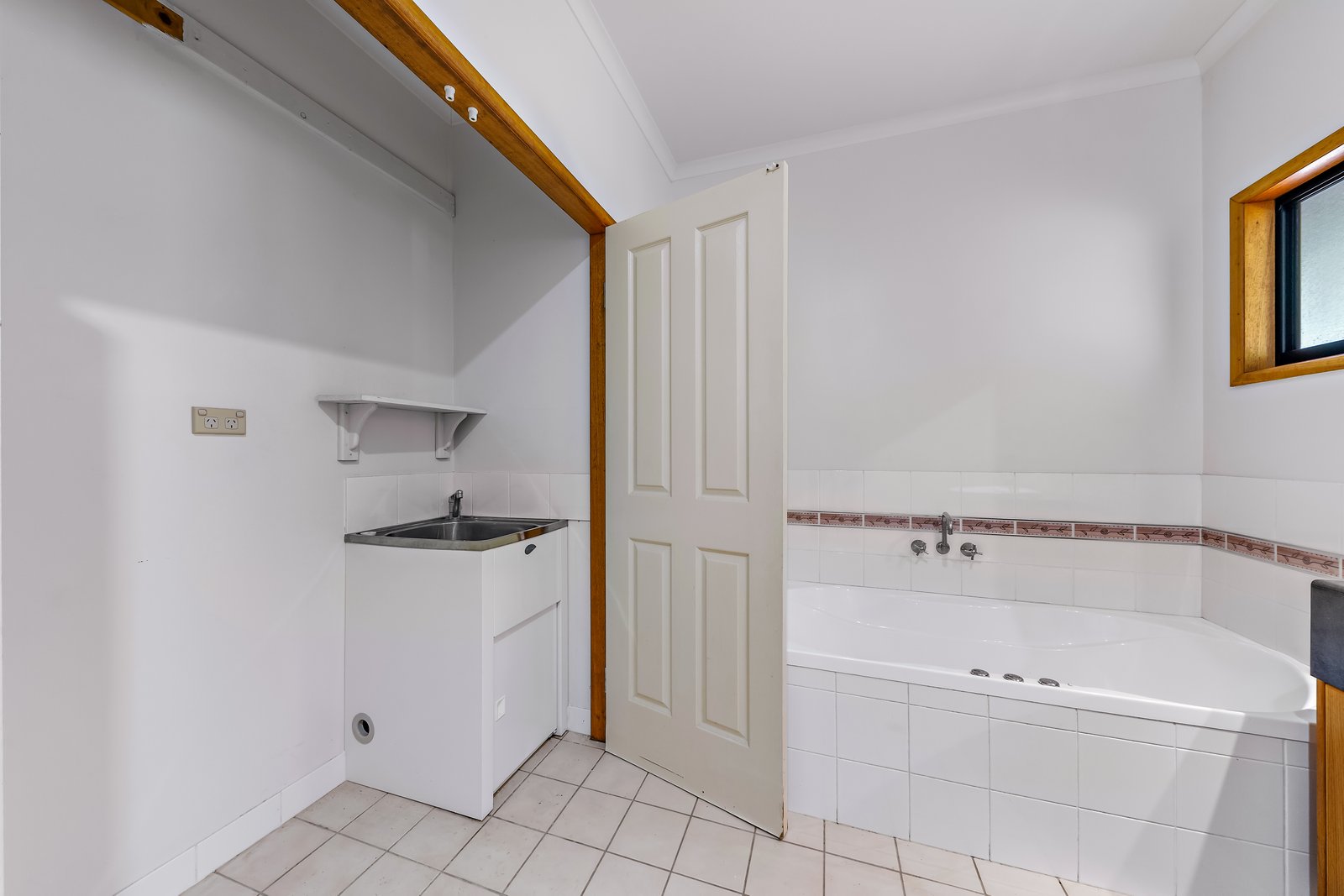 50 Tropic Road CANNONVALE 14