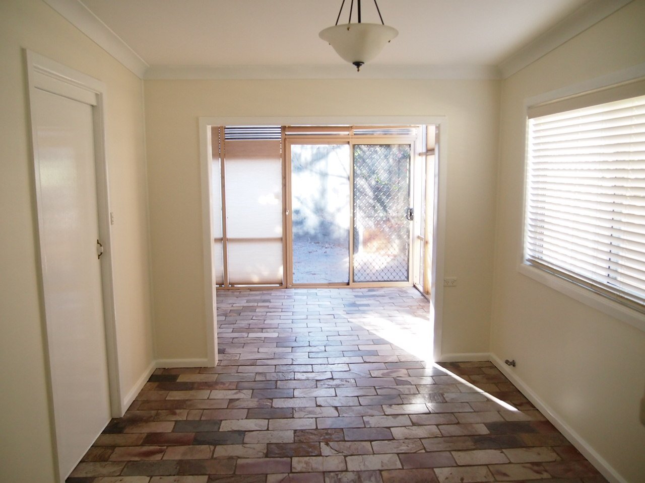 50 Universal Street MORTDALE 4