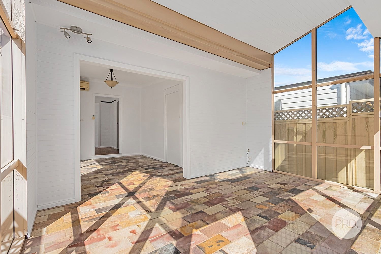 50 Universal Street MORTDALE 2