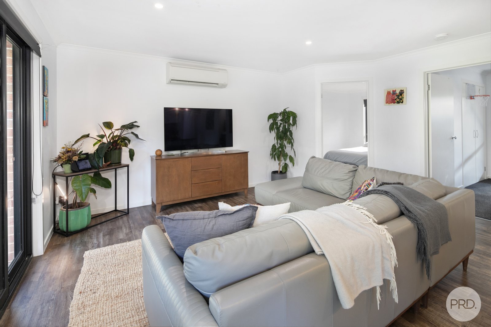 50 Urquhart Street GORDON 9