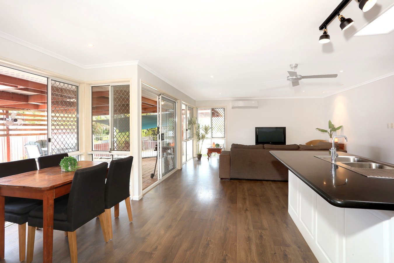 50 Watford Crescent MOLENDINAR 7