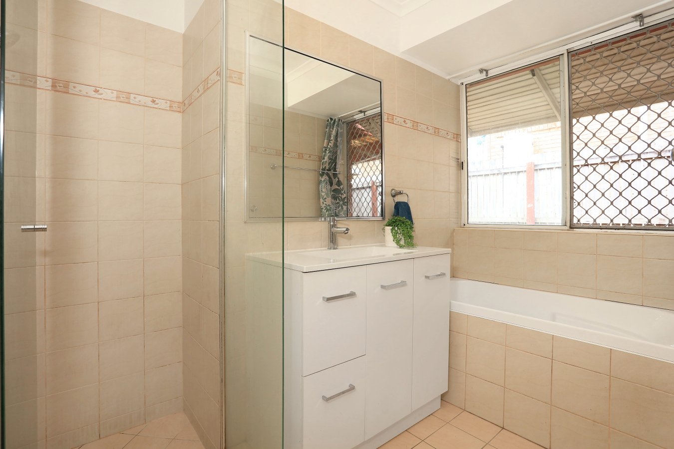 50 Watford Crescent MOLENDINAR 13