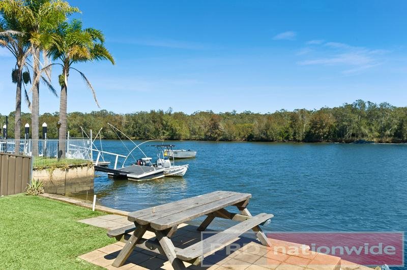 500 Henry Lawson Drive EAST HILLS 1