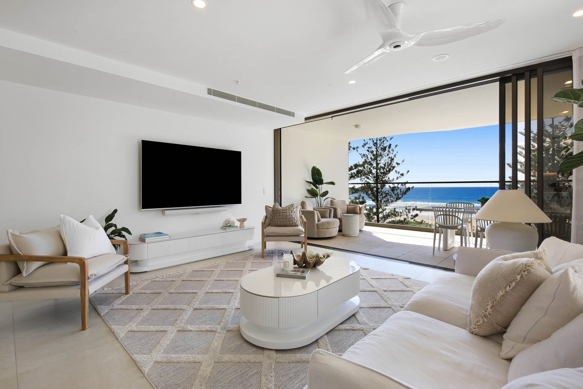 501/112 The Esplanade Burleigh Heads 3