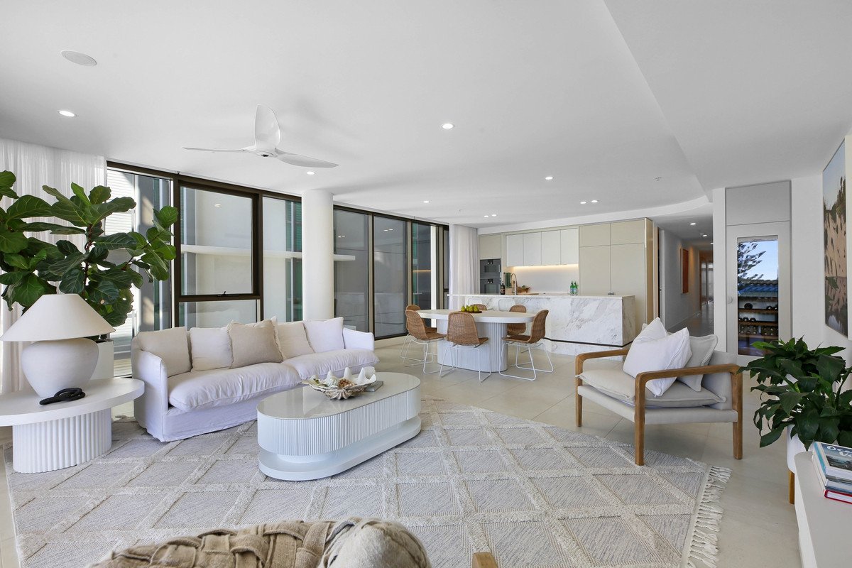 501/112 The Esplanade Burleigh Heads 10