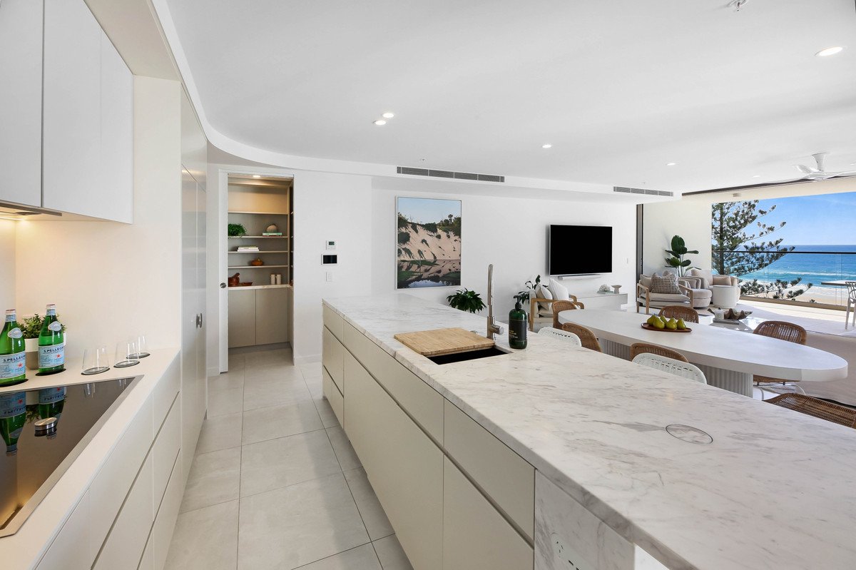 501/112 The Esplanade Burleigh Heads 13