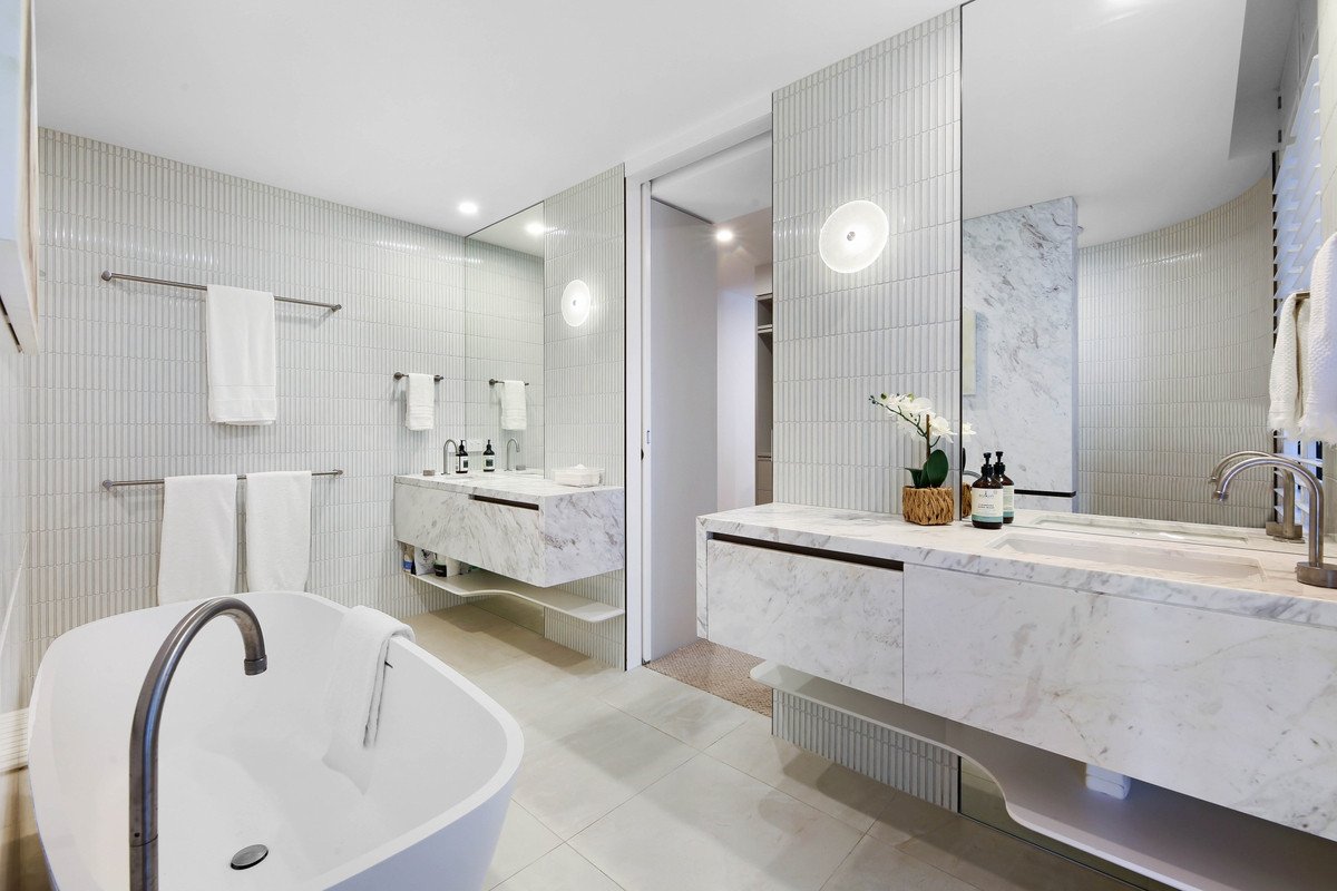 501/112 The Esplanade Burleigh Heads 17