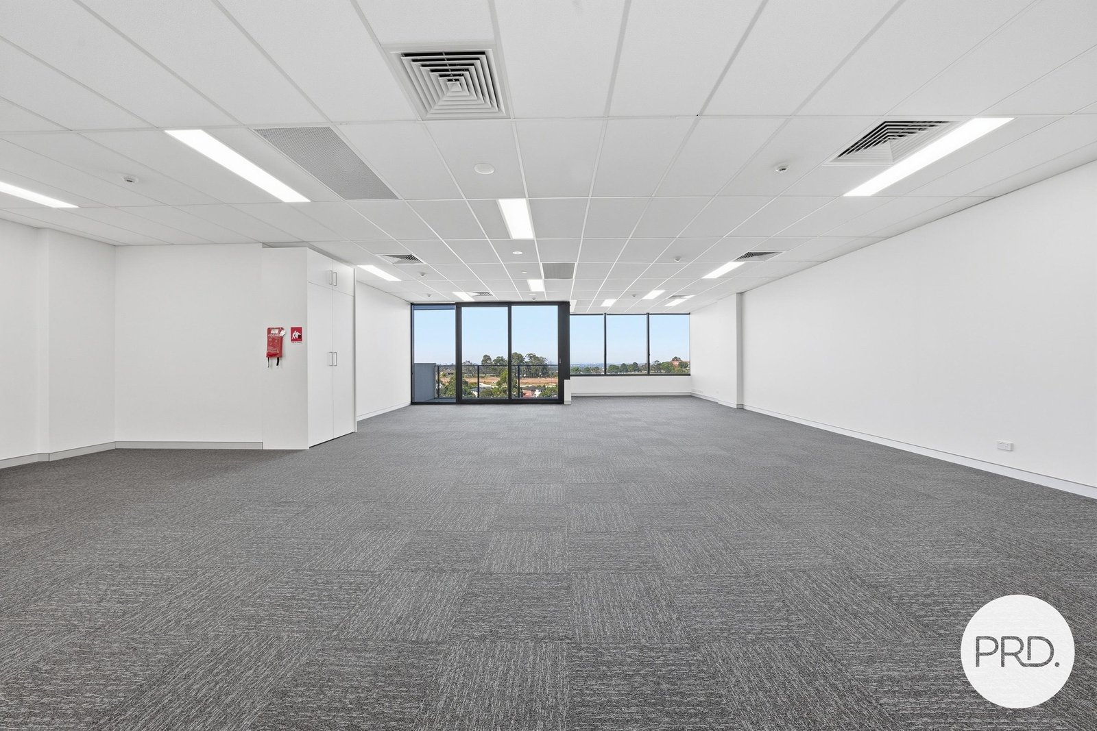 5.01/2 - 8 Brookhollow Avenue NORWEST 2
