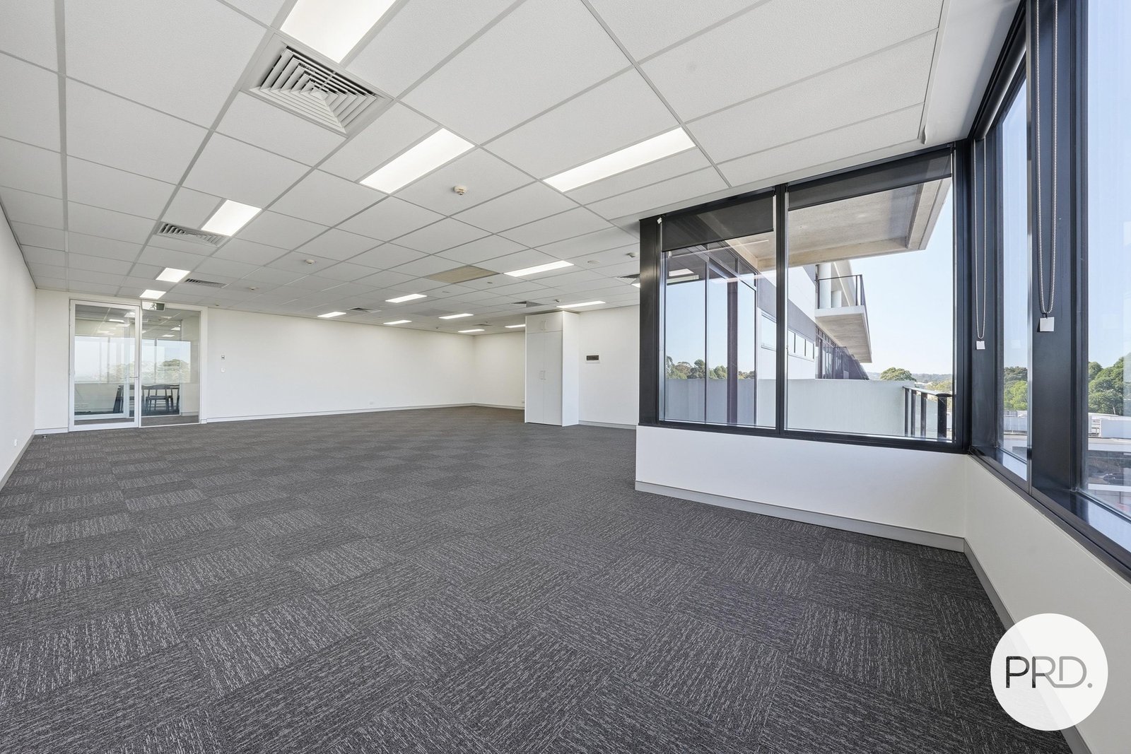 5.01/2 - 8 Brookhollow Avenue NORWEST 3