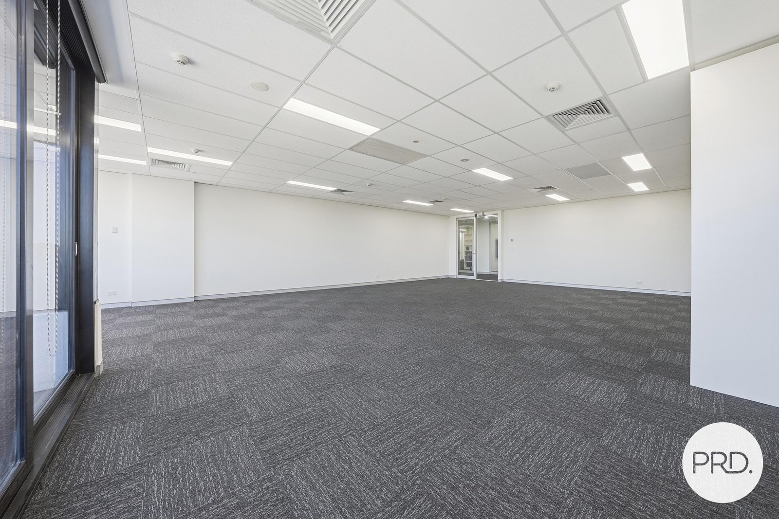 5.01/2 - 8 Brookhollow Avenue NORWEST 6