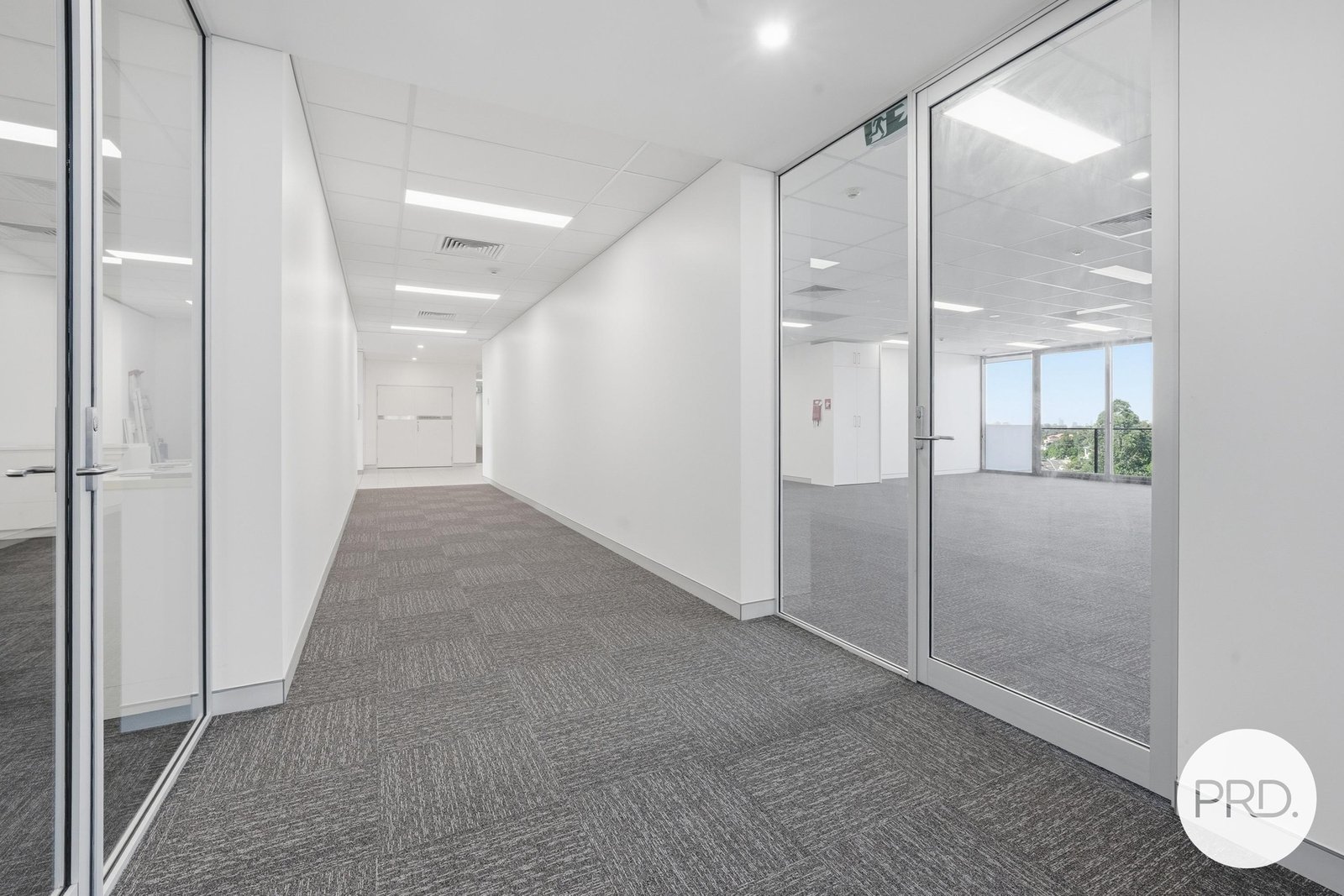 5.01/2 - 8 Brookhollow Avenue NORWEST 9