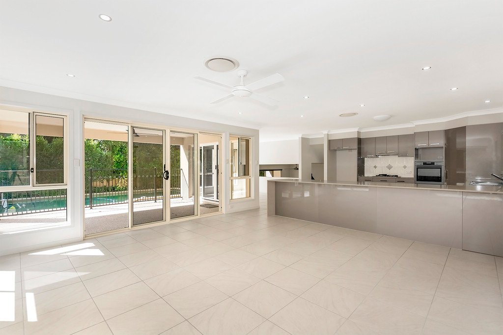 5013 Riverwood Grove BENOWA 4
