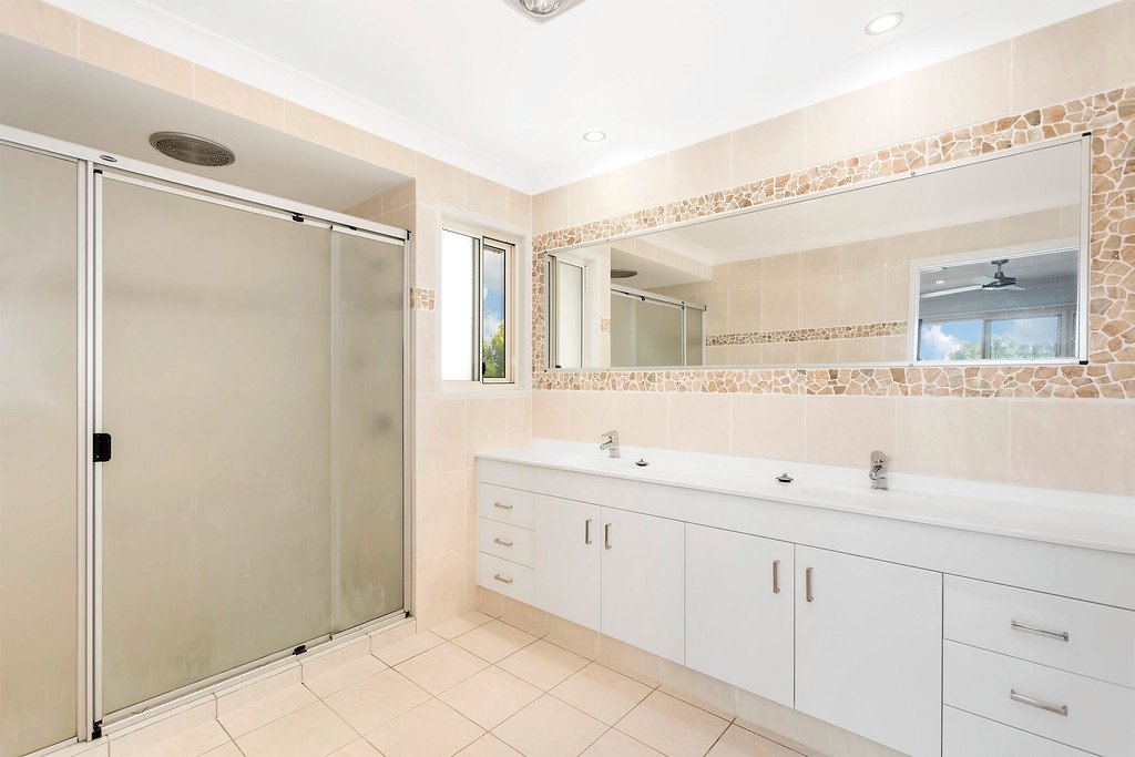 5013 Riverwood Grove BENOWA 10