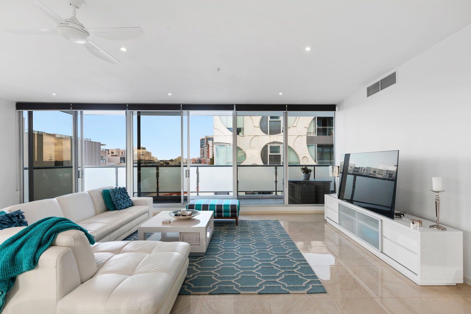 Gallery: 501/65 Beach Street