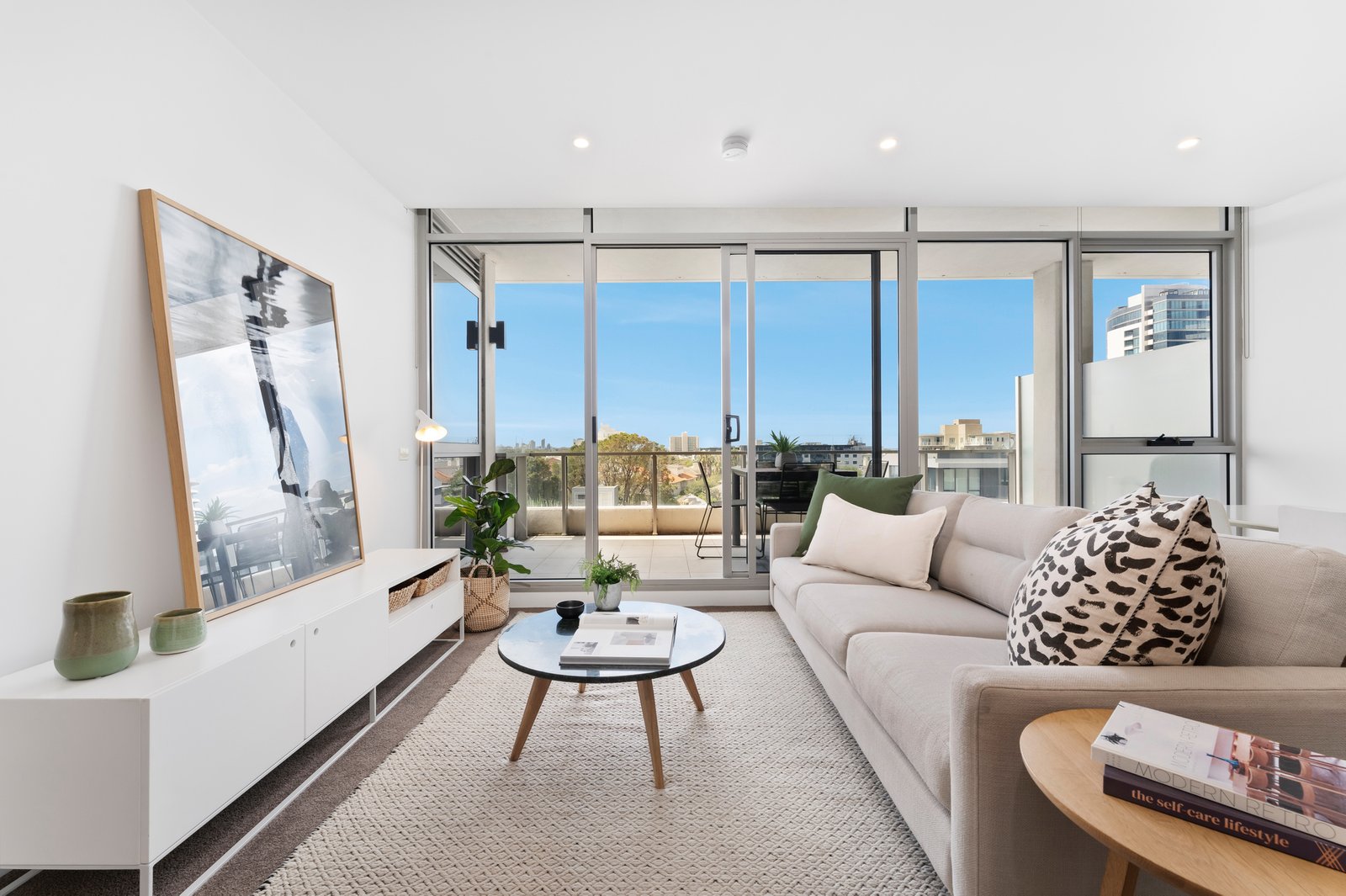 Gallery: 501/99 Dow Street