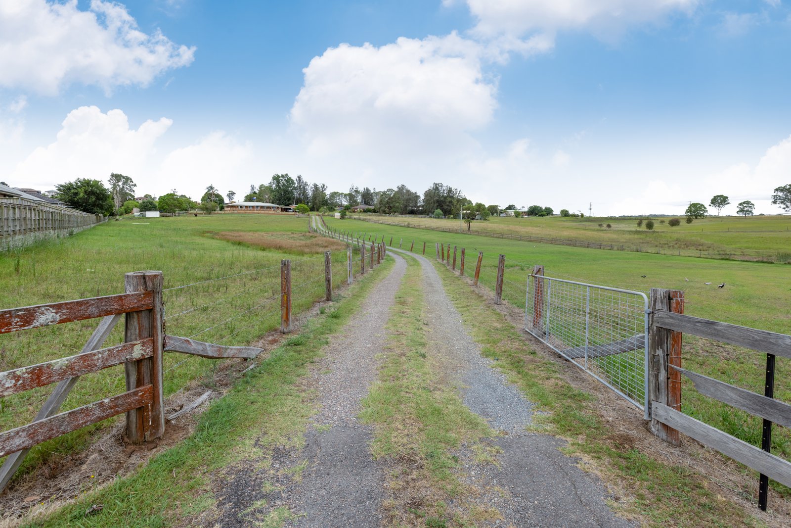 502 Oakhampton Road OAKHAMPTON 1