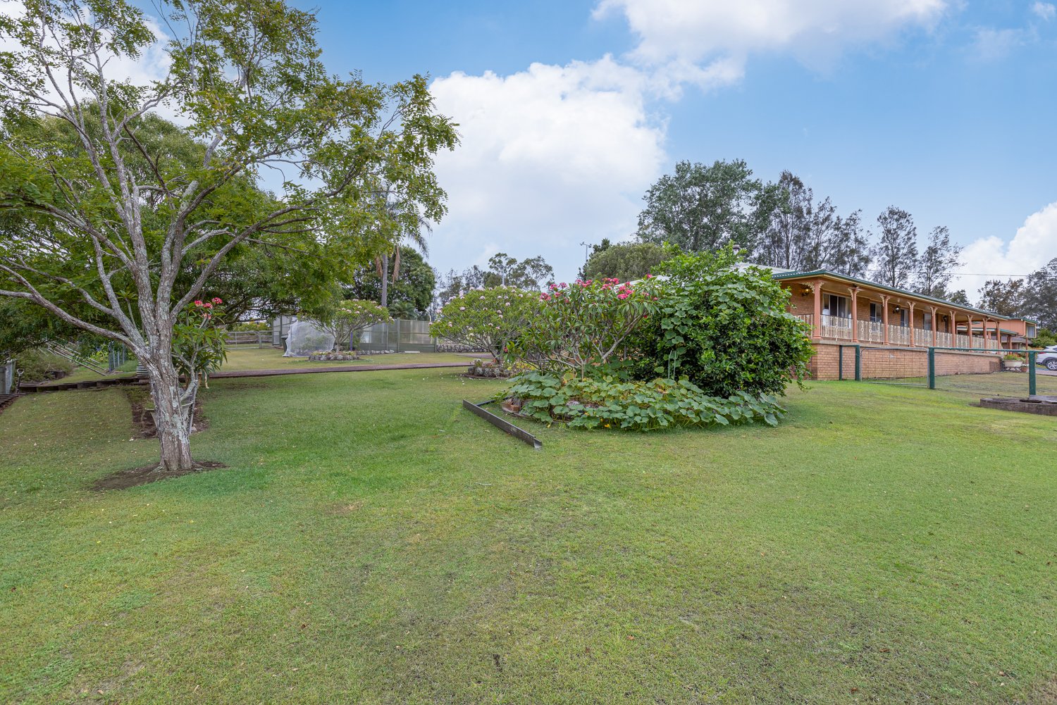 502 Oakhampton Road OAKHAMPTON 33