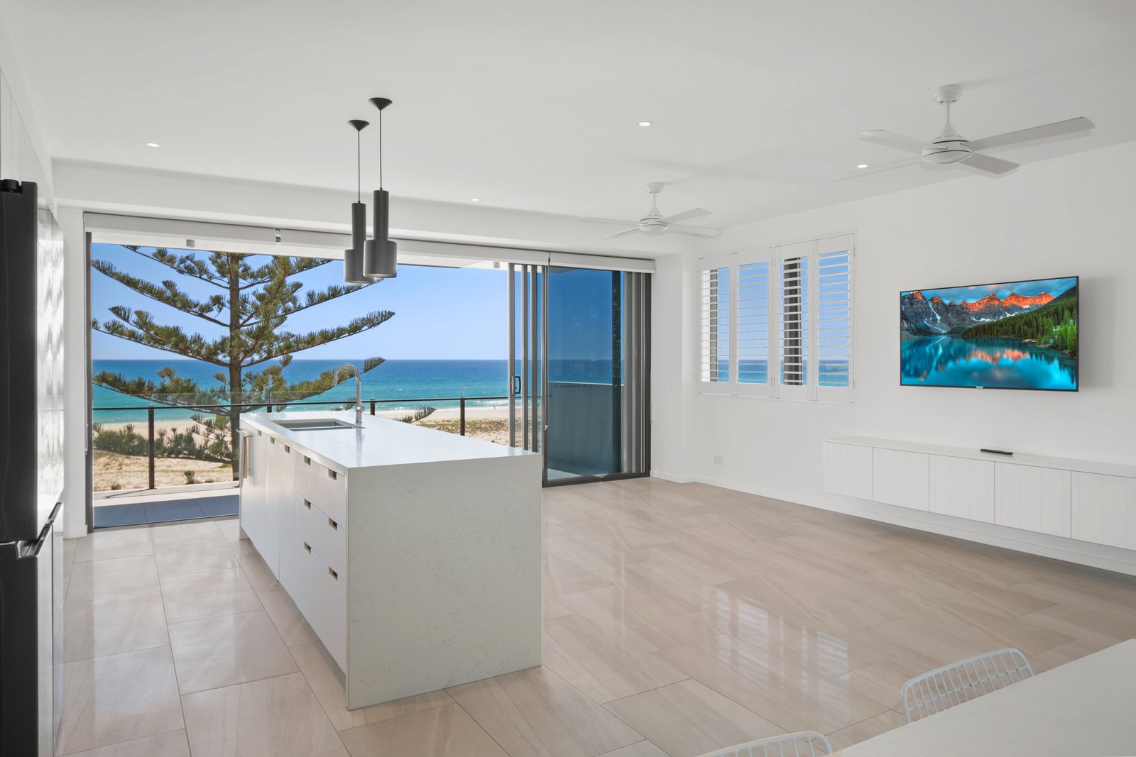 502/106 Pacific Parade BILINGA 4